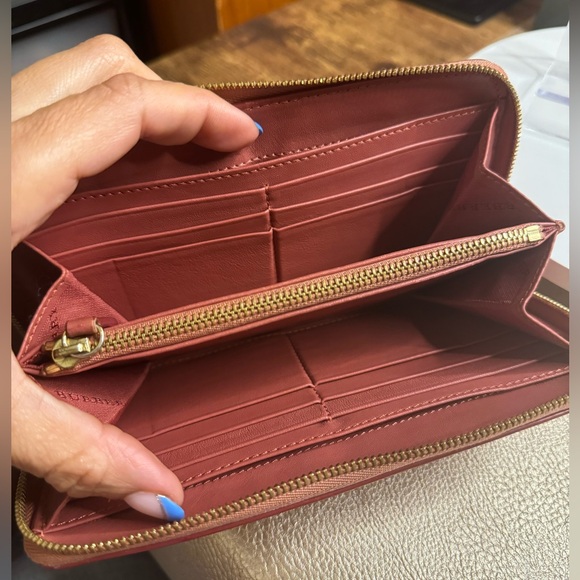 EUC Burberry Haymarket Check Fabric & Muted Red Leather Long Zippy Wallet w/COA - Picture 4 of 13